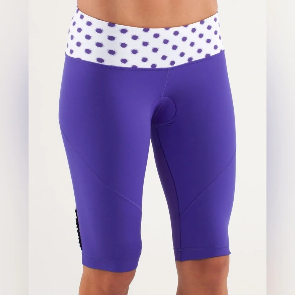 Lululemon Presta Padded Short in Bruised Berry / High Noon Dot White